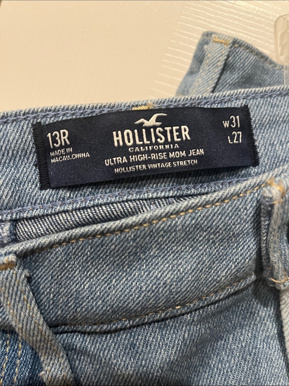 Hollister Patchwork “Ultra High-Rise Mom Jean” with Hollister Vintage Stretch - Picture 4 of 4